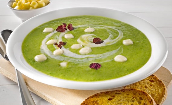 Fresh Pea Soup with Mozzarella