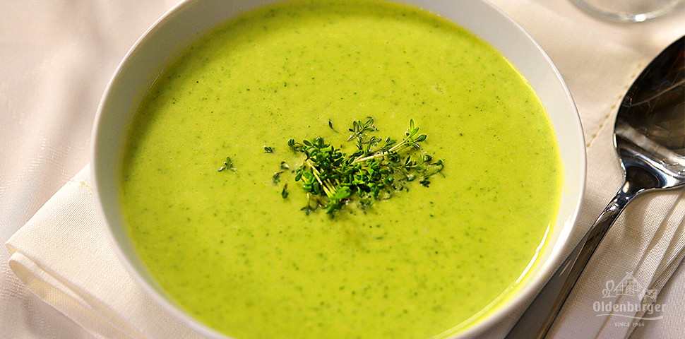 Courgette_Cream_Soup_with_Garden_Cress