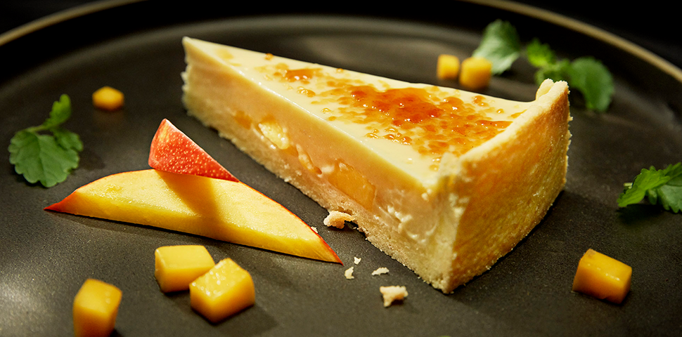 Crème Brûlée Tarte with Mango